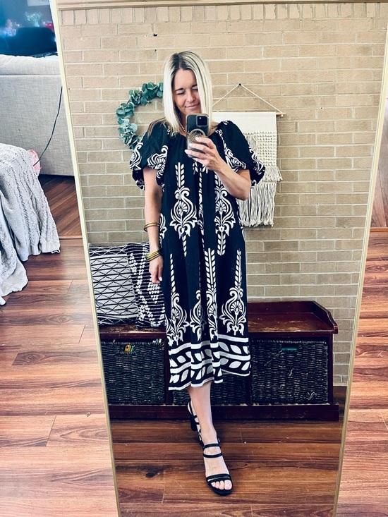 Gigio Dresses & Skirts - Black & White Puff Sleeve Midi Dress - Women's